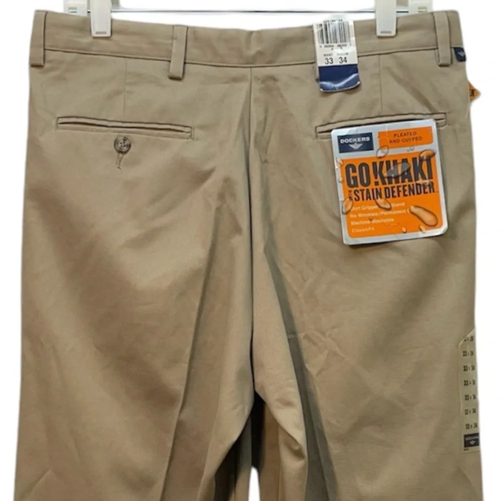 DOCKERS Men’s Khaki with Stain Defender Classic Fit Trousers Size‎ 33” x 34” NWT